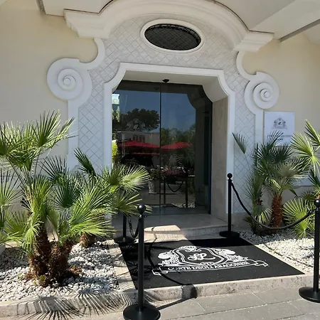 Relais Corte Degli Aragonesi 호텔