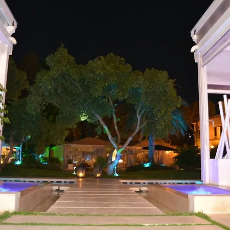 Отель Relais Corte Degli Aragonesi 4*