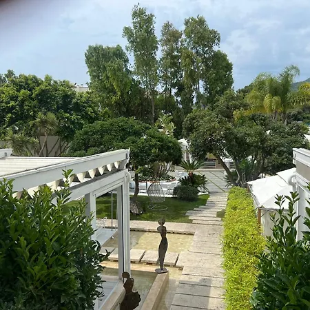 Relais Corte Degli Aragonesi מלון