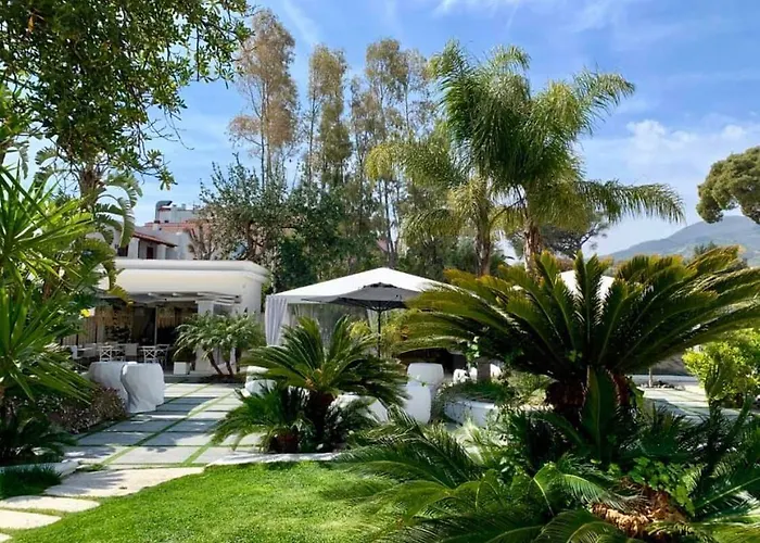 فندق Relais Corte Degli Aragonesi 4*